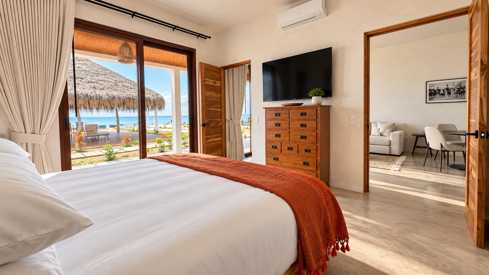 Recámara orientada hacia la palapa con sala contigua